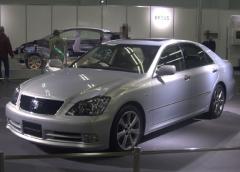 Toyota-CROWN-12th-generation01.jpg